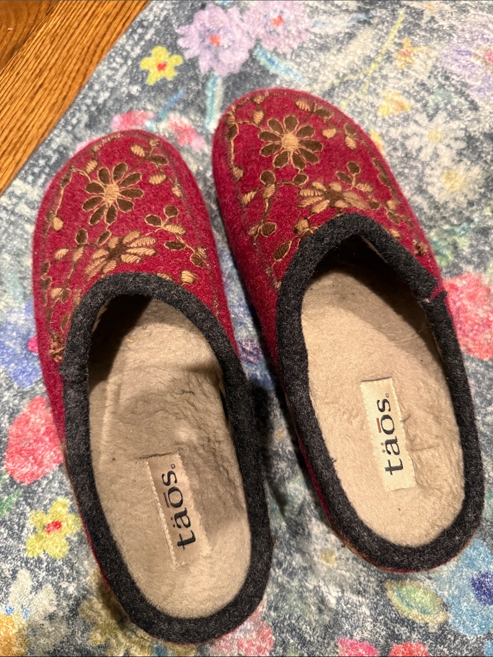 Taos Woolderness  2 Clogs Red Floral Embroidered Wool Slip-Ons